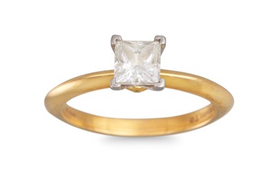 Lot 163 - A DIAMOND SOLITAIRE RING BY TIFFANY & CO., the...
