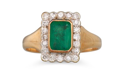 Lot 343 - AN EMERALD AND DIAMOND CLUSTER RING, of...