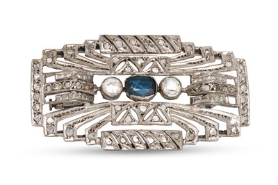 Lot 187 - AN ART DECO DIAMOND AND SAPPHIRE PLAQUE BROOCH,...