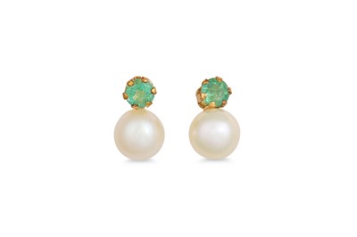 Lot 26 - A PAIR OF CULTURED PEARL AND EMERALD EARRINGS,...