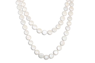 Lot 45 - A CULTURED PEARL NECKLACE, 30"