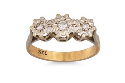 Lot 99 - A VINTAGE THREE STONE DIAMOND RING, illusion...