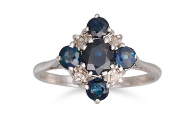 Lot 181 - A DIAMOND AND SAPPHIRE CLUSTER RING, mounted...