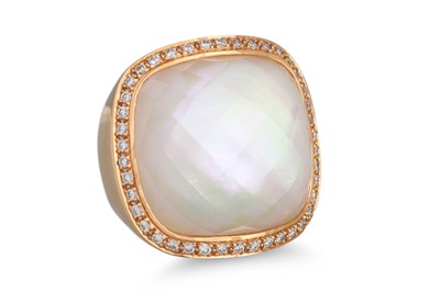Lot 164 - A DIAMOND, QUARTZ AND MOTHER OF PEARL RING,...