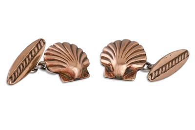 Lot 25 - A PAIR OF VINTAGE CUFFLINKS, in the form of...