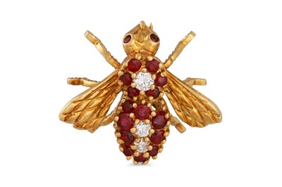 Lot 92 - A RUBY AND DIAMOND BROOCH, modelled as a bee...