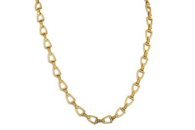 Lot 120 - AN 18CT GOLD NECKLACE, each link modelled as a...