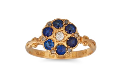 Lot 124 - AN EARLY 20TH CENTURY SAPPHIRE AND DIAMOND...