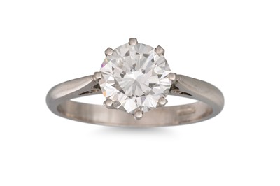 Lot 175 - A DIAMOND SOLITAIRE RING, the brilliant cut...