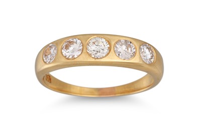 Lot 180 - A FIVE STONE DIAMOND RING, the brilliant cut...