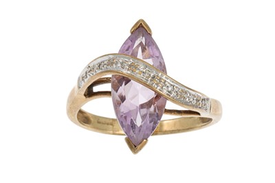 Lot 19 - AN AMETHYST RING, mounted in 9ct yellow gold