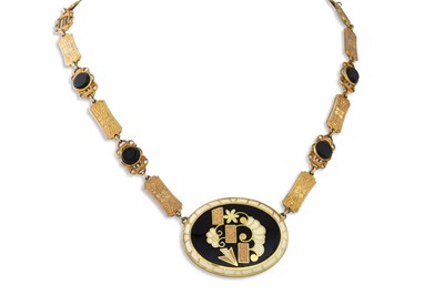 Lot 73 - AN ART DECO NECKLACE, with enamel plaque to...