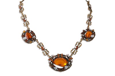 Lot 76 - AN ART NOUVEAU CZECH GLASS AND ENAMEL NECKLACE,...