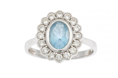 Lot 359 - AN  AQUAMARINE AND DIAMOND CLUSTER RING,...