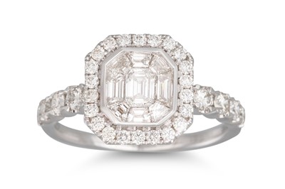 Lot 192 - A DIAMOND CLUSTER RING, illusion set in 18ct...