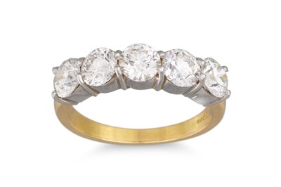 Lot 206 - A FIVE STONE DIAMOND RING, the brilliant cut...