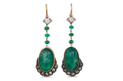 Lot 289 - A PAIR OF EMERALD AND DIAMOND DROP EARRINGS,...