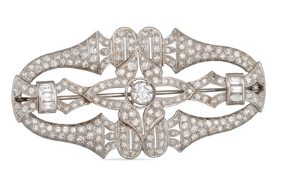 Lot 304 - A DIAMOND PLAQUE BROOCH, set with old cut...