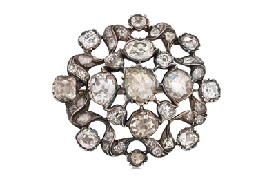 Lot 305 - A DIAMOND CLUSTER BROOCH, the rose cut...