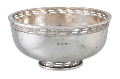 Lot 464 - A MODERN SILVER PLAIN CIRCULAR BOWL, By Albert...