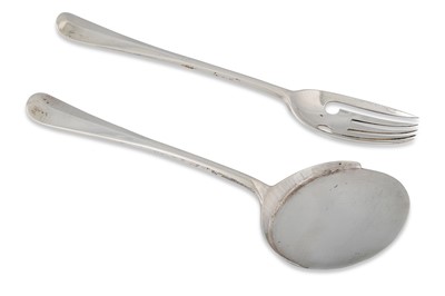 Lot 468 - A GEORGE V SCOTTISH SILVER PASTRY SERVER AND...