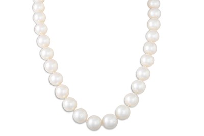 Lot 261 - A PEARL NECKLACE, the large Australian pearls...