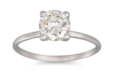 Lot 151 - A SOLITAIRE DIAMOND RING, the brilliant cut...