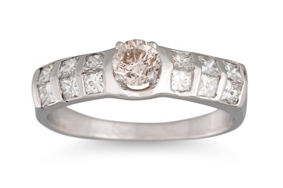 Lot 154 - A DIAMOND SOLITAIRE RING, the old cut diamond...