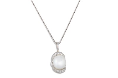 Lot 158 - A PEARL AND DIAMOND PENDANT, the large pearl...