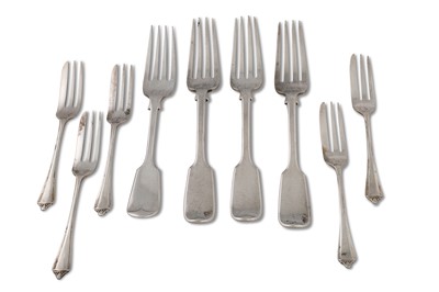 Lot 550 - A COLLECTION OF VARIOUS SILVER FORKS, 278 g.