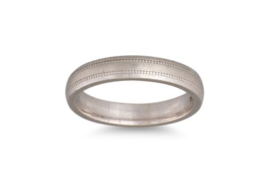 Lot 154 - A PLATINUM WEDDING BAND, 7.16 g. size N