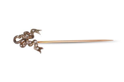 Lot 223 - A ROSE CUT DIAMOND SET PIN