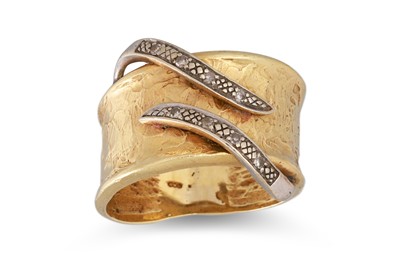 Lot 326 - A DIAMOND SET RING, textured 14ct gold, size L