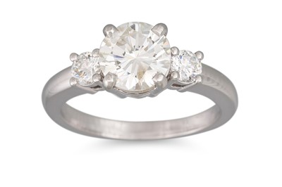 Lot 369 - A DIAMOND SOLITAIRE RING, the brilliant cut...