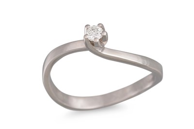 Lot 281 - A DIAMOND SOLITAIRE RING, the brilliant cut...