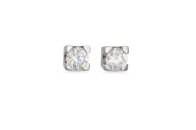 Lot 293 - A PAIR OF DIAMOND STUD EARRINGS, mounted in...