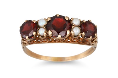 Lot 29 - A GARNET AND PEARL RING, set with three...
