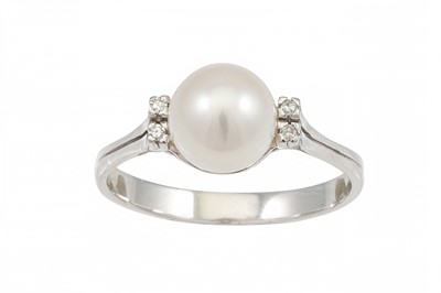 Lot 165 - A DIAMOND AND PEARL RING, the central pearl to...