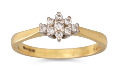 Lot 381 - A DIAMOND CLUSTER RING, mounted in 18ct gold....