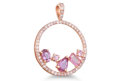 Lot 394 - A DIAMOND AND PINK SAPPHIRE CIRCULAR PENDANT,...