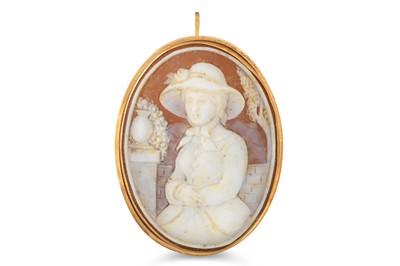 Lot 207 - A CARVED SHELL CAMEO, to an 18ct gold frame