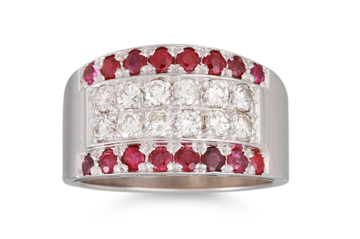 Lot 181 - A DIAMOND AND RUBY RING, inset stones,