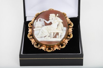 Lot 391 - AN ANTIQUE OVAL CARVED CAMEO, depicting a...