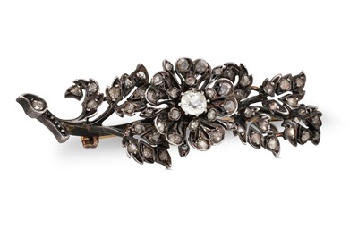 Lot 318 - AN ANTIQUE DIAMOND SET FLORAL SPRAY BROOCH,...