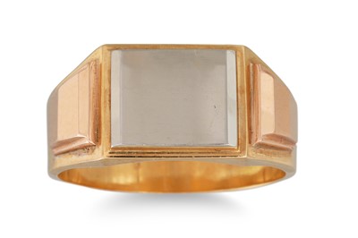 Lot 349 - A VINTAGE SIGNET RING, in two colour gold, size S