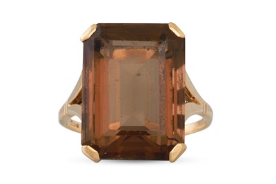 Lot 131 - A SMOKEY QUARTZ RING, mounted in 9ct gold, size R